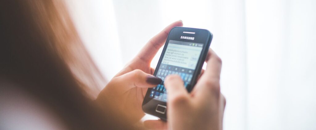 メッセージを打つイメージ