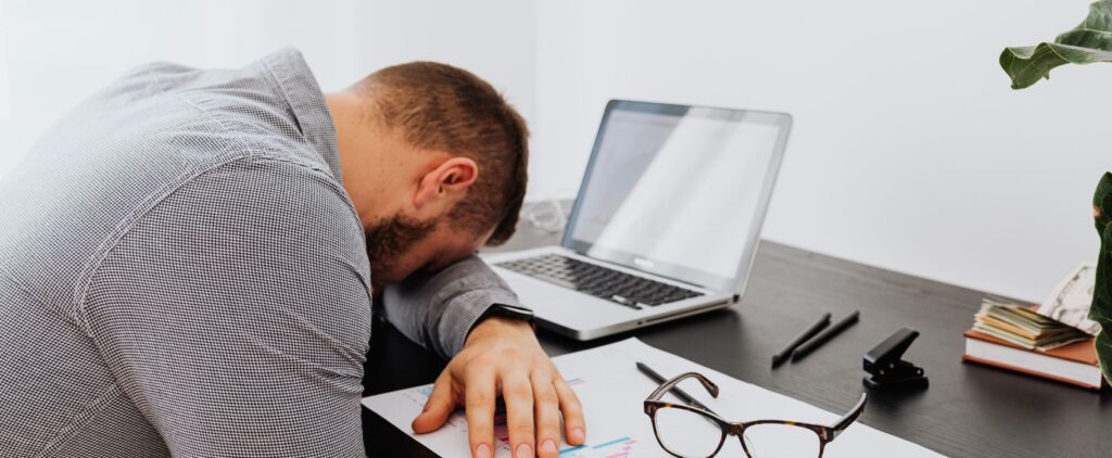 落ち込むイメージ